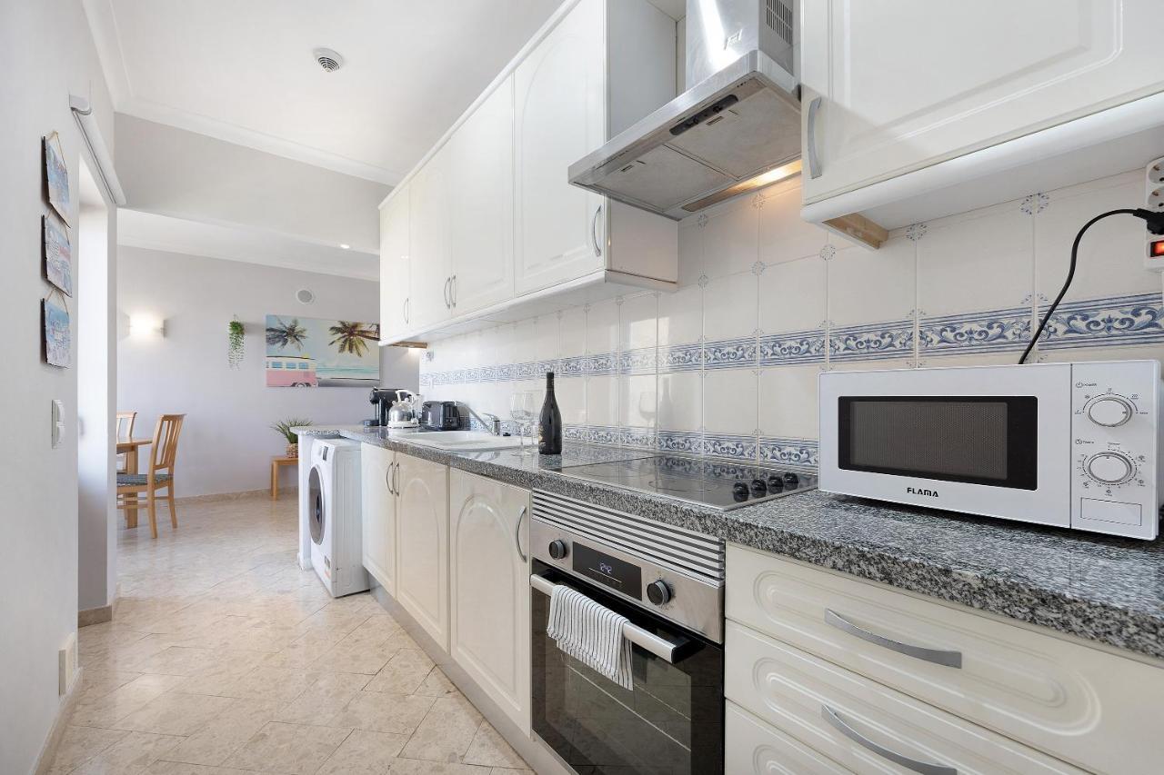 Sunny Escape Apartment Портиман Екстериор снимка